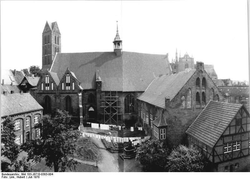 Bundesarchiv, Bild 183-J0710-0303-004 / CC-BY-SA [CC BY-SA 3.0 de], via Wikimedia Commons