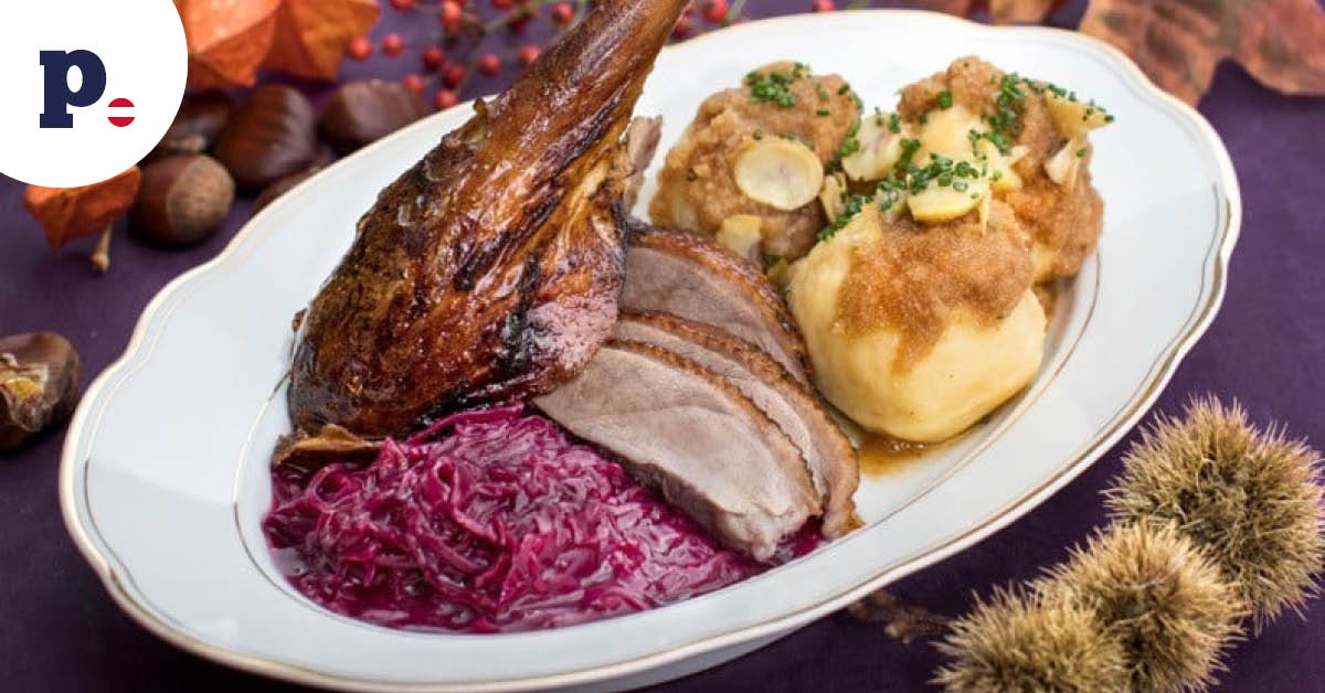 gęsina z kluskami i kapustą