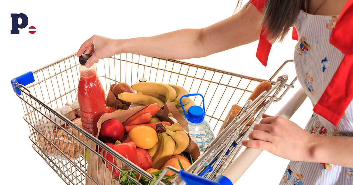 kosz zakupowy z żywnością